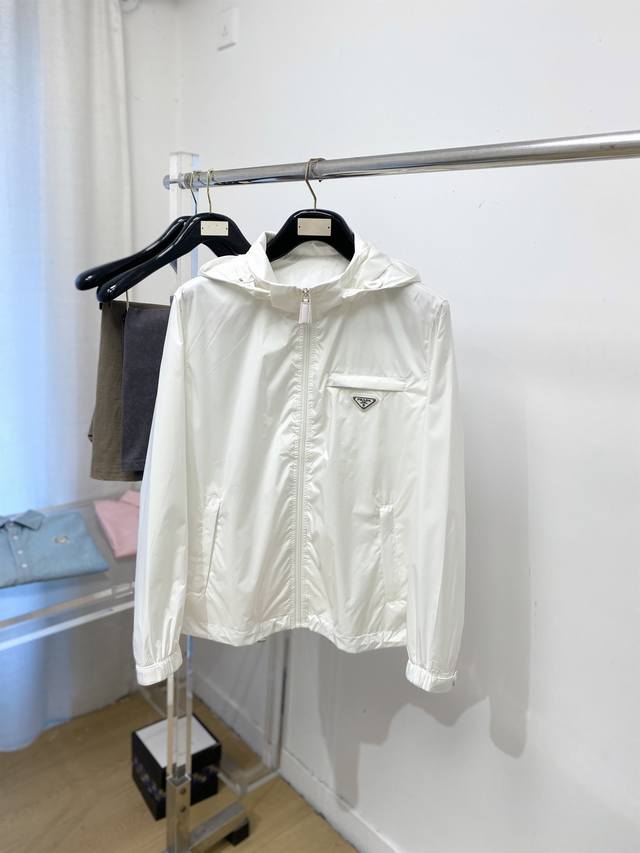 Prada 2026 New Arrival Jacket, stylish and chic, simple and versatile, features