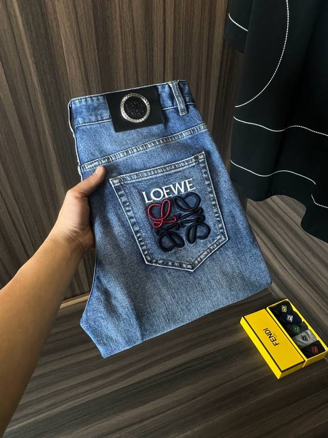 Loewe's new wide-leg jeans are here! Spring/Summer hot-selling new arrival, avai