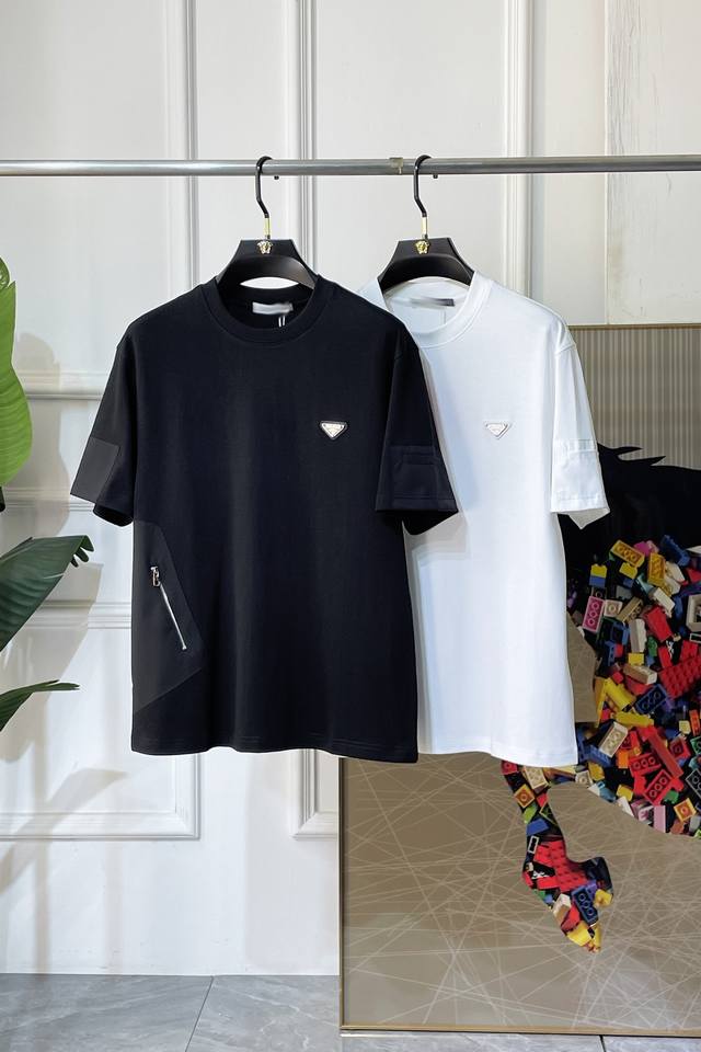 Prada 2026 Spring/Summer New Men's Oversized Short-Sleeve T-Shirt, an urban casu
