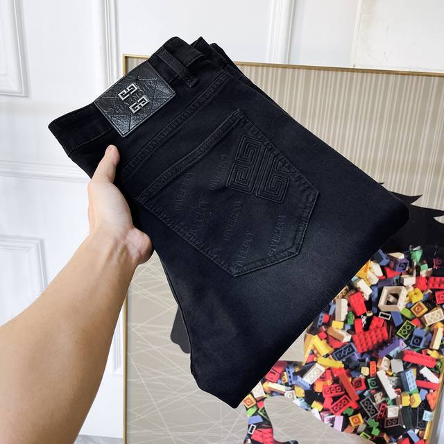 Givenchy 2026 Spring/Summer (Year of the HorseHottest Jeans. 1:1 replica of the
