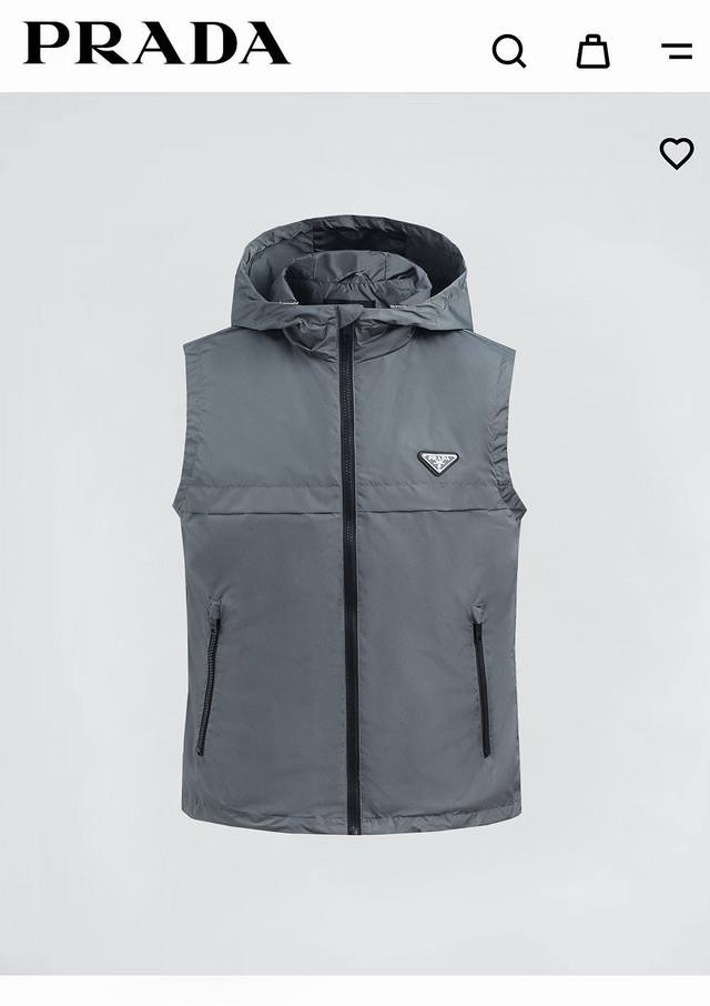 Prada Classic Hooded Vest Speaking of Prada, everyone is familiar with this cent
