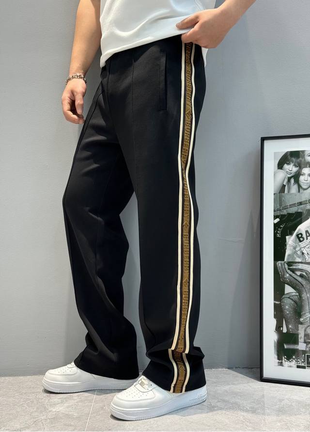 Burberry New Casual Straight Leg Pants. A highly representative new casual trous