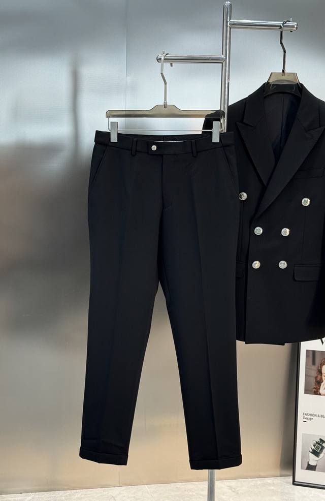 Givenchy New Men's Business Suit! Retro style. A top-tier, high-end ready-to-wea