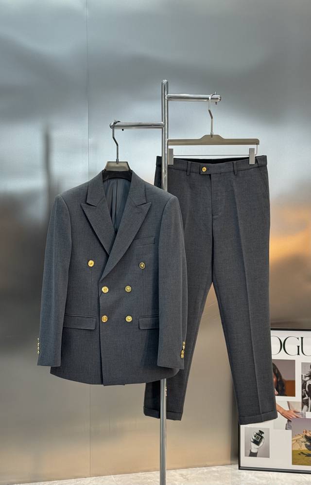 Versace Men's Business Suit, New Arrival! A top-tier, high-end ready-to-wear han