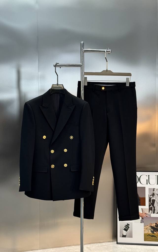 Versace Men's Business Suit, New Arrival! A top-tier, high-end ready-to-wear col
