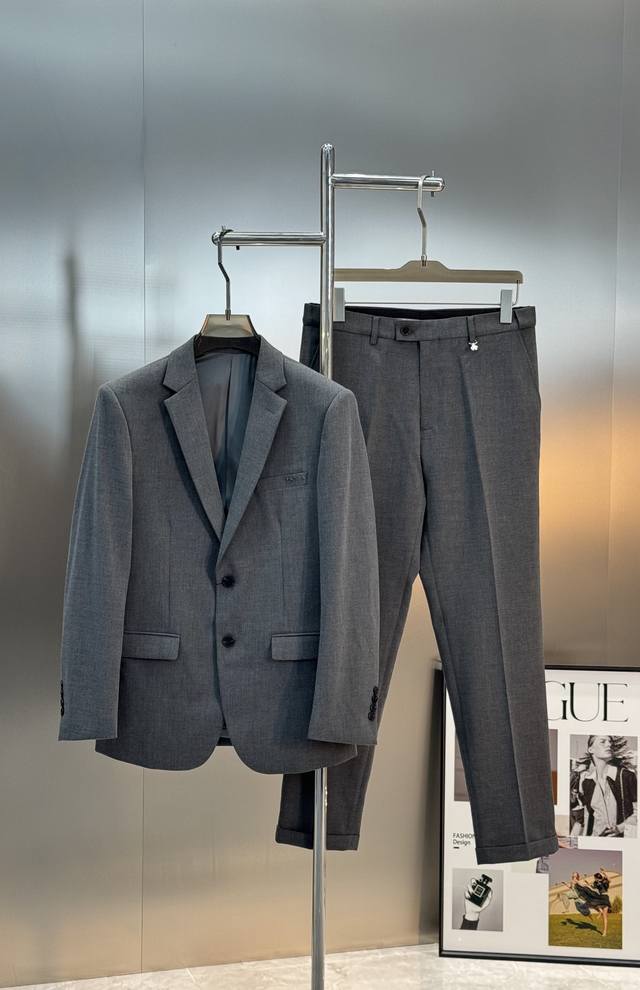 A new Prad men's business suit! A top-tier, high-end ready-to-wear handcrafted s