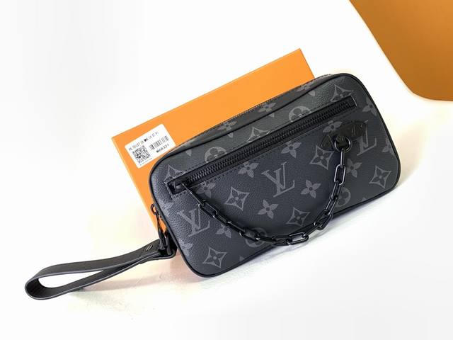 163C01 芯片 M68321 黑花M55703 压花顶级原单 春夏秀场为 Virgil Abloh 设计的 pochette Volga 手拿包揭开面纱。M