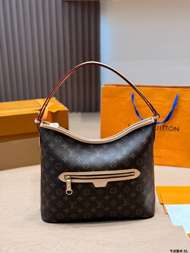 牛皮版本 Lv Line Up手袋 Lv Line Up手袋采用经典Monogram老花帆布，搭配天然牛皮饰边，简约又有辦识度。36Cm大容量，通勤日常都超实用