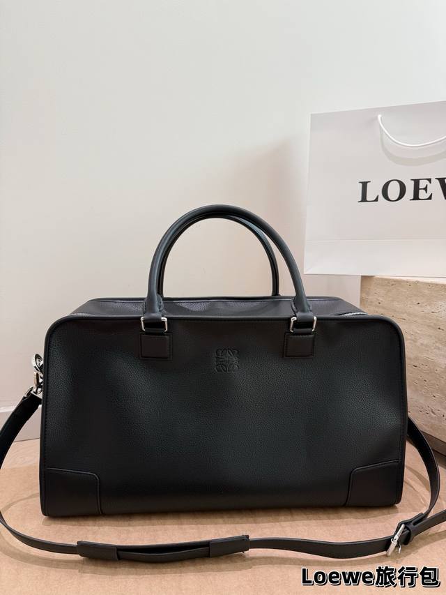 罗意威新款旅行包 机场包 Loewe Gova Small Backpack 罗意威新款旅行包 男款背包 超热门背囊 Goya 系列机场包兴？ 双向拉链开合背带