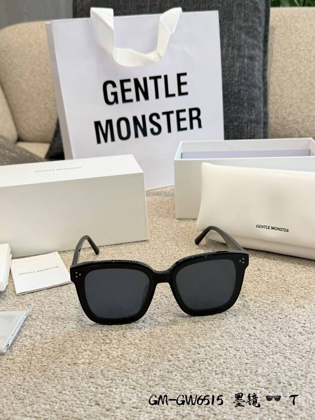 Gentle Monster Gw6515墨镜 Gentle Monster Gw6515墨镜，黑色板材镜框+灰色镜片，简约大气，百搭不挑脸型，修饰脸型超显脸小