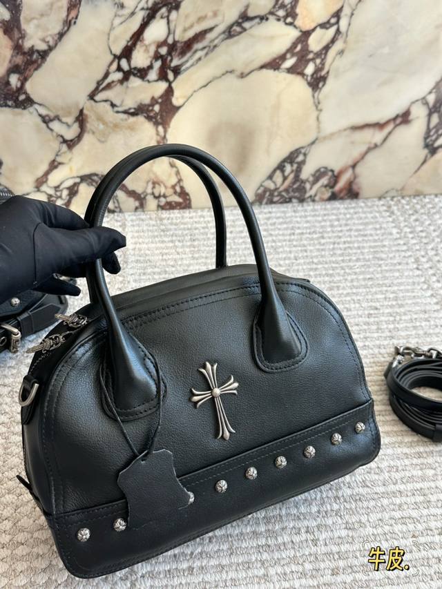 克罗心腋下包 来自克罗心的中古系列 一起做一个克罗心女孩 强烈推荐入手的克罗心小众中古包,真得重点表扬这只包的皮料,软到你心里皮质超级柔软~ 追了很久的心仪款了 克罗心腋下包 来自克罗心的中古系列 一起做一个克罗心女孩 强烈推荐入手的克罗心小众中古包,真得重点表扬这只包的皮料,软到你心里皮质超级柔软~ 追了很久的心仪款了