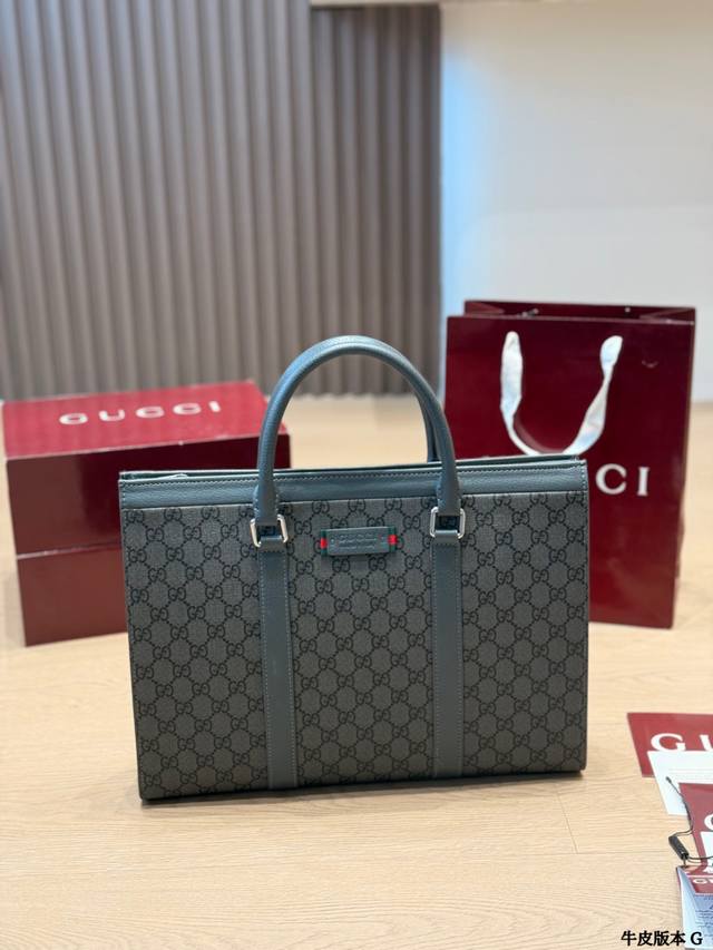 Leather Gucci Gg Supreme Briefcase/Tote Bag. This Gucci Gg Supreme tote bag feat