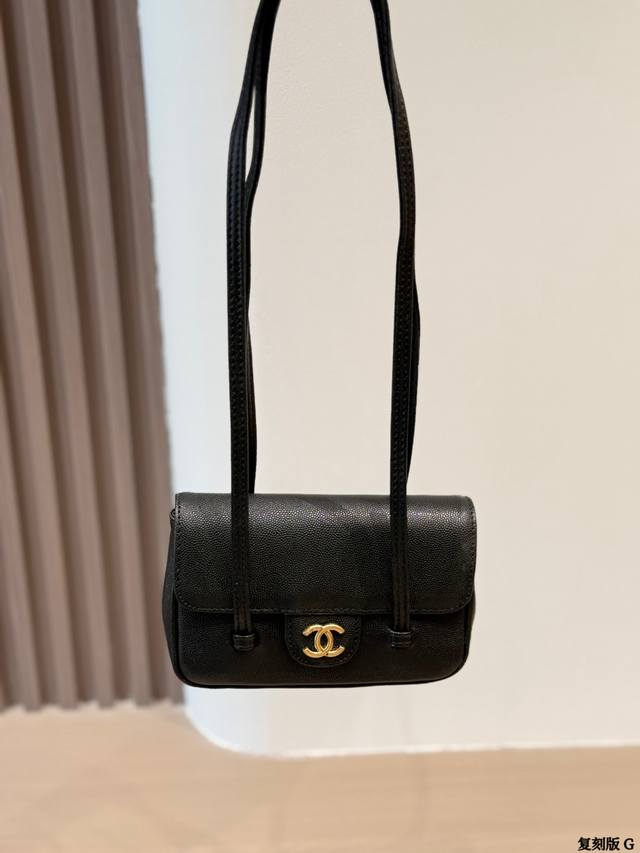 Replica Jennie's Pick Chanel 26p Leather Shoulder Strap Clutch Chanel 2026 Cruis