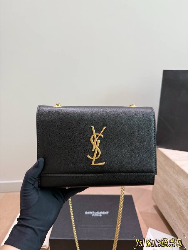 配盒 Size：22.15 Ysl Woc信封包 Kate 鱼子酱搭配非常有质感！ 看起来质感特别好！耐磨耐用！ 斜挎腋下