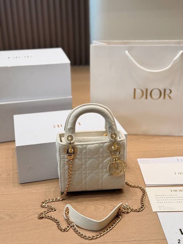 Dior Lady Dior 3-Compartment Bag The classic Dior Lady Dior 3-compartment bag in