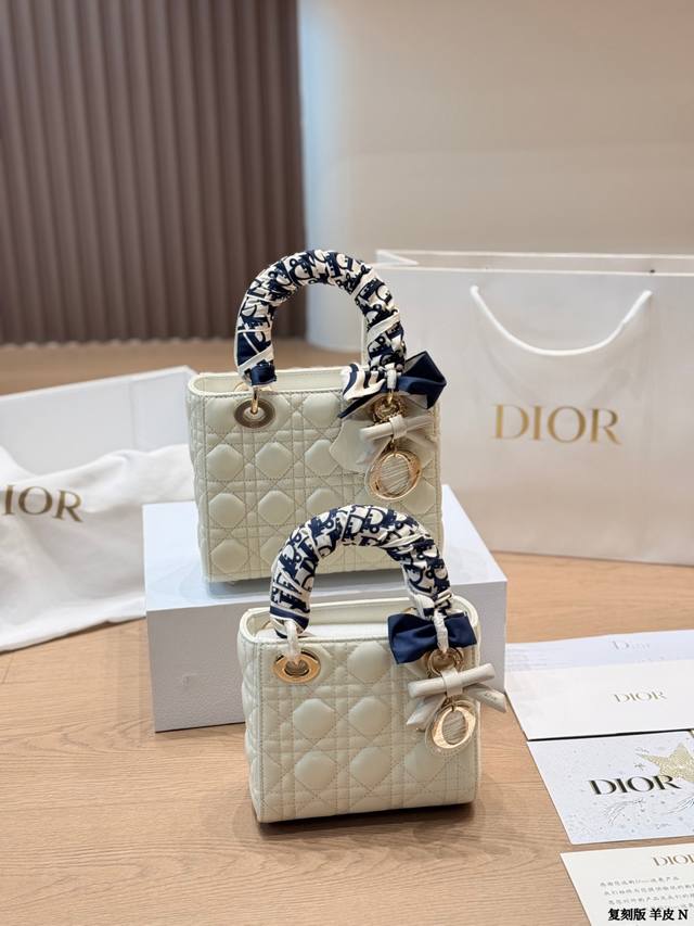 Original Single Version Lambskin Dior Lady Handbag Dior Lady Dior Lambskin Textu