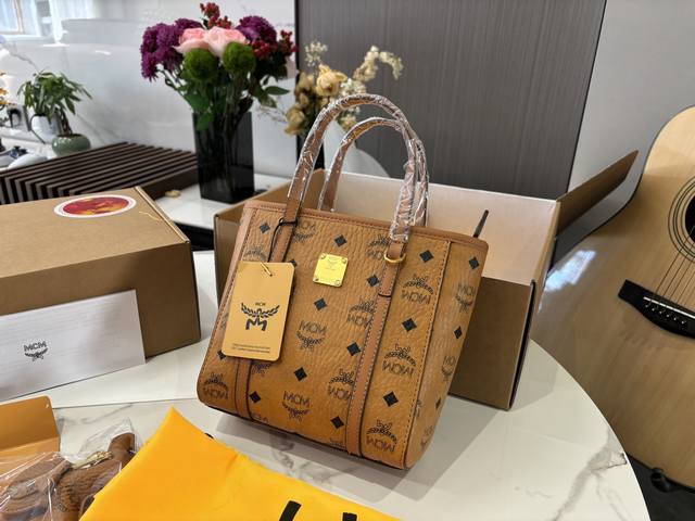 小号￥pp Size：20.19Cm Mcm 新款购物袋 升级版拉链款Shopper 改变后的[它 你是否更爱它了！ 原单！青岛出品！