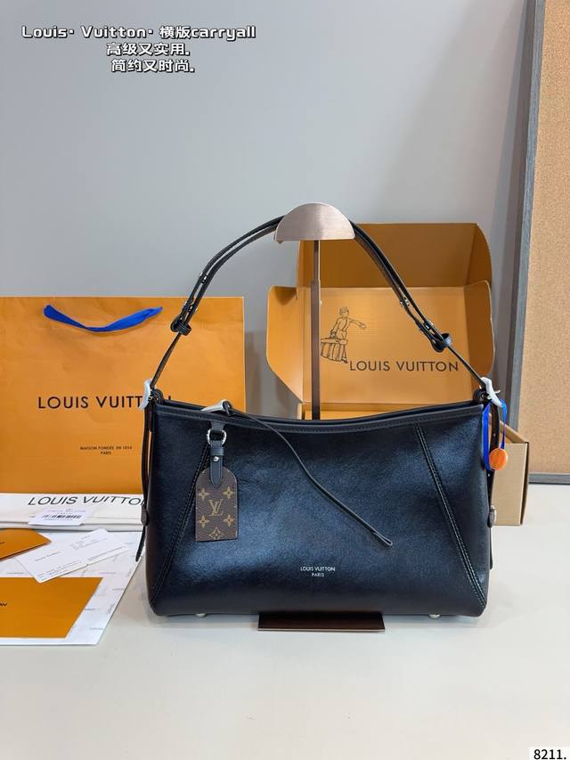 配礼盒. Lv 路易威登 新品Carryall 系列最新手感超级好 搭配起来超级美腻 超级推荐 走秀款同步 上身效果好 原版五金带Logo 超级洋气 奢华高贵的