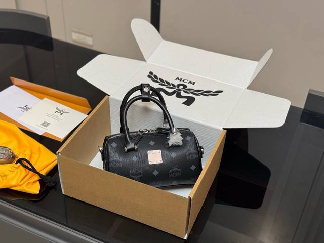 Comes with airplane box Size: 18*9.5Cm Original! Original! Mcm Mini Boston Pillo