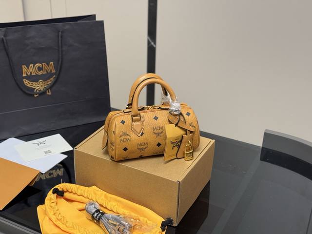 Comes with a box Size: 18cm Mcm's main focus this season is the fashionable over