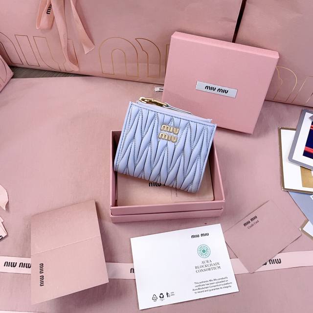 New version bi-fold pocket wallet, new boutique model: 5Mv017. Made of imported