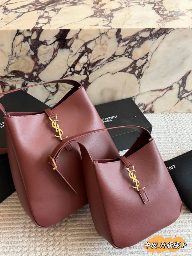 Upgraded Leather Bag with Box Size: 22*21cm Small 30*31cm Medium Who doesn't own