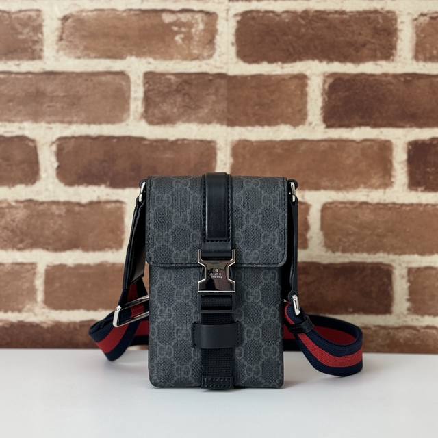 专柜品质，顶级原单货，实物实拍！款号816954克胶，尺寸：宽11X高18X侧宽4，出货了。