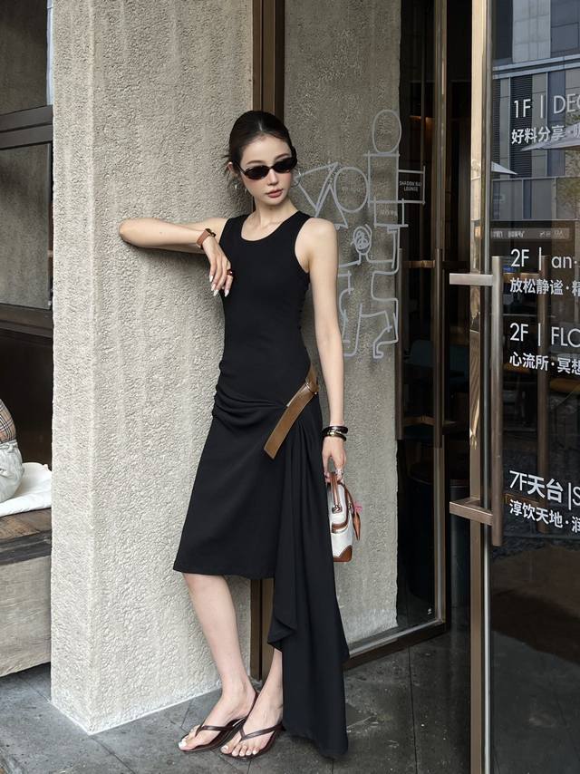 Loewe*2026 Summer New Vest Dress Embroidered back decoration, pleated waist with