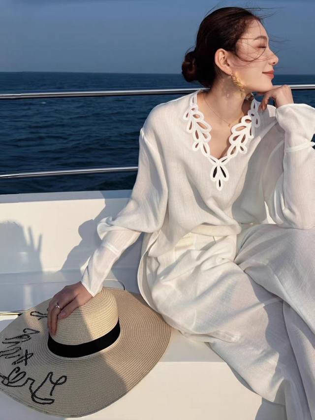 Set Heavy embroidered vintage-style casual linen set! Fashionable high-end white