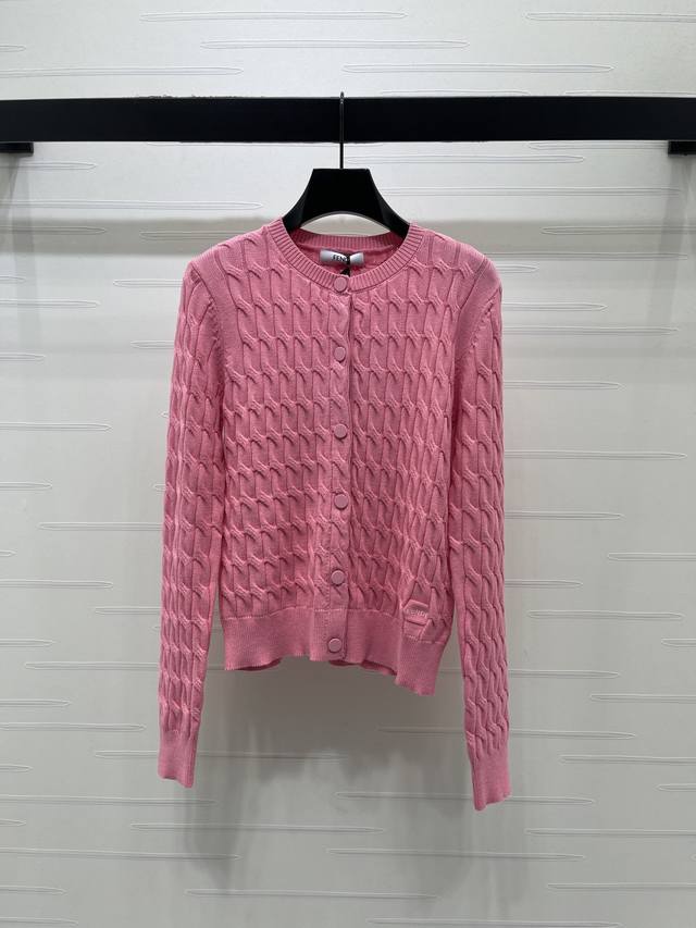 New Arrival! High-Quality Original Fend* 2026 Early Spring Collection! Round Nec