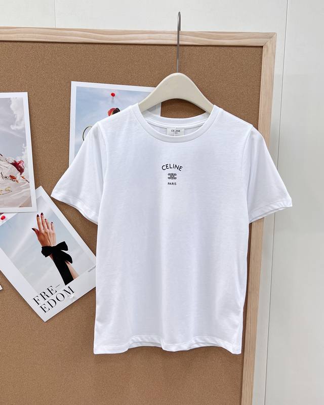 Celine2026Ss新款字母徽标印花短袖T恤。采用纯棉材质，柔软舒适，适合春夏穿着。胸前凯旋门 Logo低调有辨识度，简约设计超百搭，宽松版型男女都能轻松驾