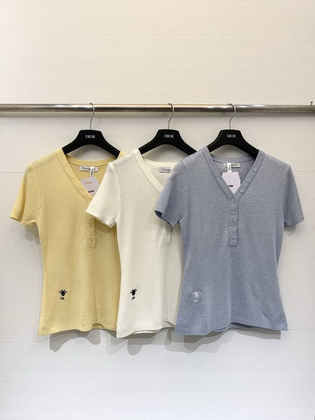 Dior Spring/Summer 2026 New V-neck fitted knit short-sleeved top with a small be