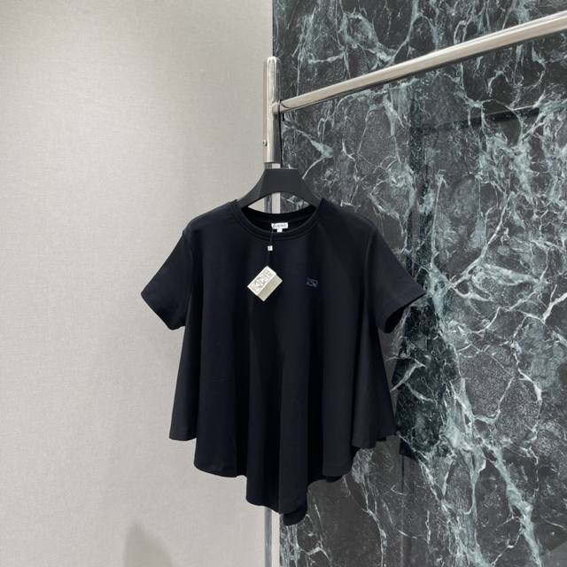 Loewe Spring/Summer 2026 New Style Skirt-Sleeve T-Shirt. Round neck + loose skir