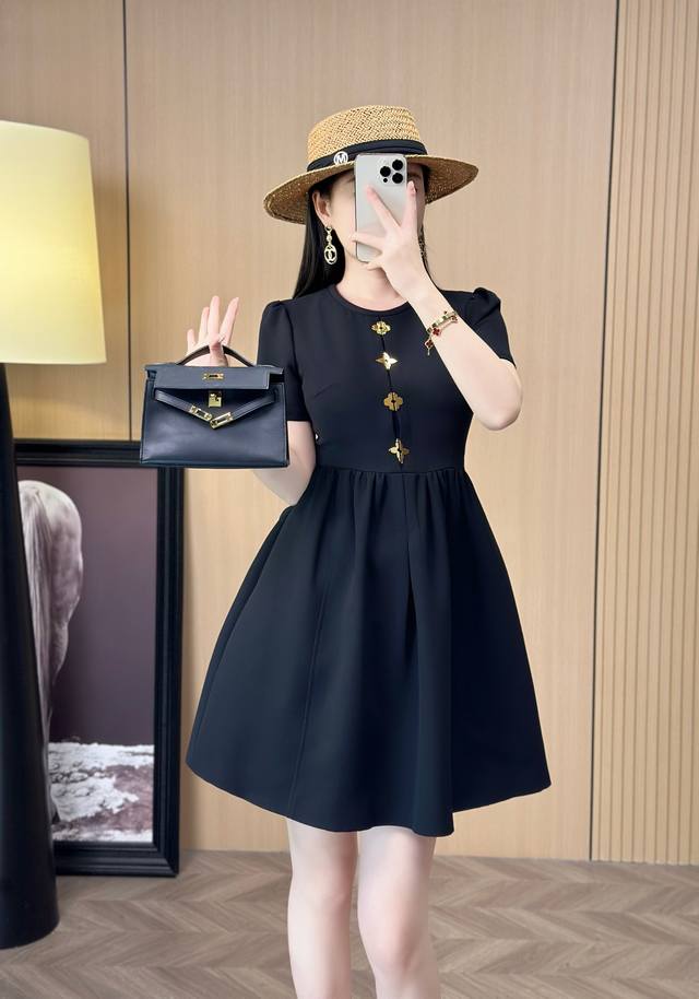 Dress New LV dress, heavy-duty custom-made, molded, high-quality stainless steel