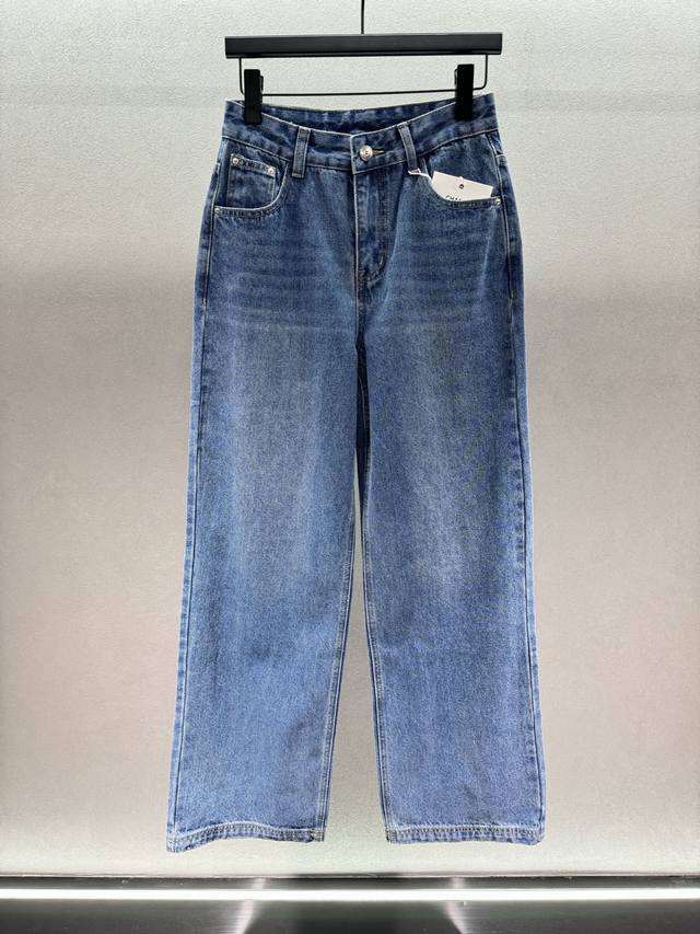 2690 Spring & Summer DDD! Chanel high-waisted wide-leg jeans. The high-waisted,