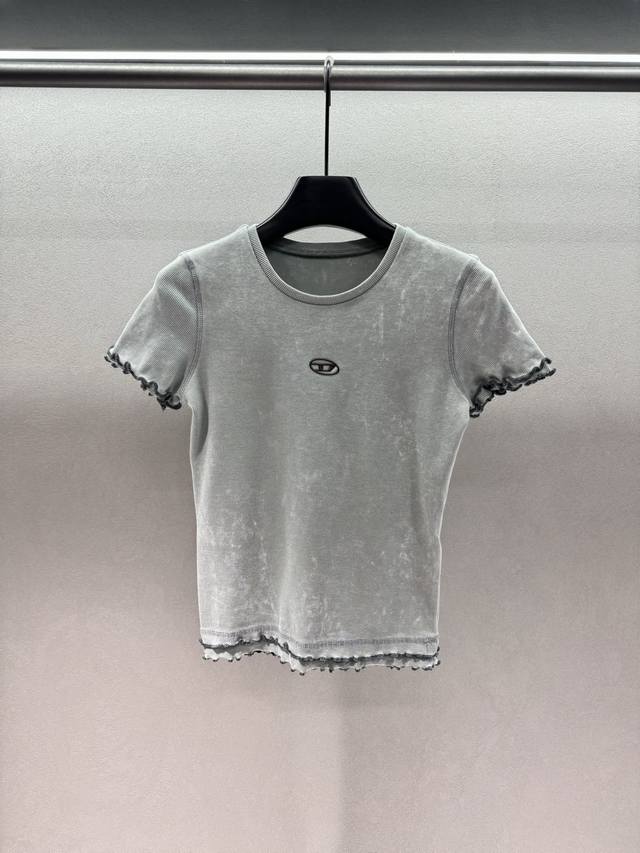 2690 Spring & Summer! Distressed short-sleeved T-shirt with a Diesel vibe, exudi