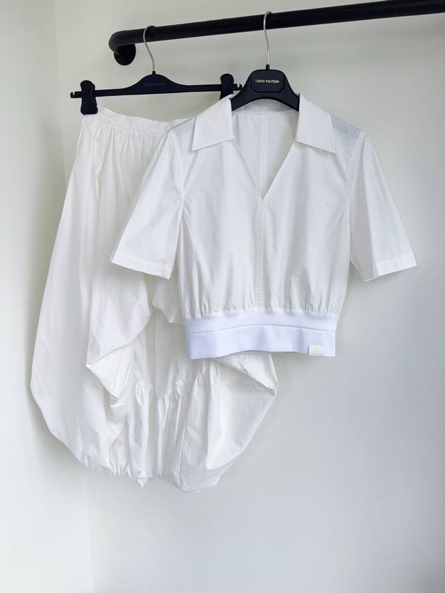 Shirt and Skirt Louis 26 Spring/Summer Limited Edition French Elegance V-neck So
