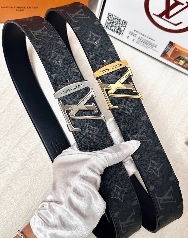 皮带：Lv.路易威登顶级复刻- 腰带：原单品质百分百进口头层牛皮，保证真皮。雕花镂空.字母Logo标志工艺.真空电镀.永不掉色.24K纯钢扣头层老花，黑格，棕格