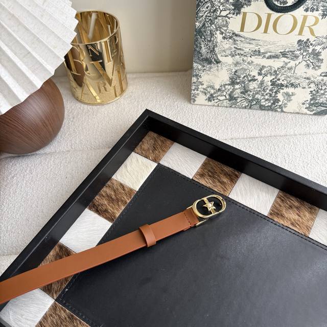 Dior's new belt, crafted from exquisite top-grain leather, is soft, comfortable,