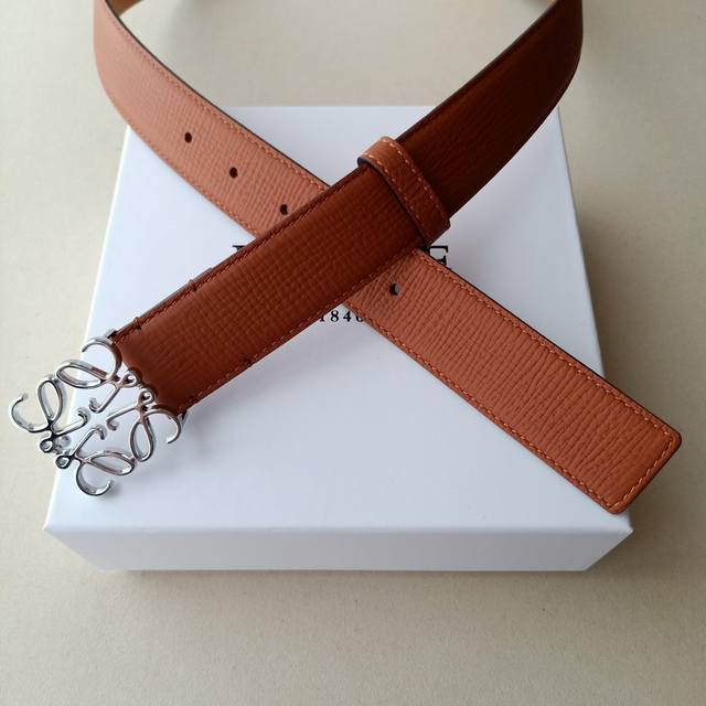 Brand: Loewe Price: PPP (Private Partnership), no gift box Size: 32mm wide, auth Brand: Loewe Price: PPP (Private Partnership), no gift box Size: 32mm wide, auth