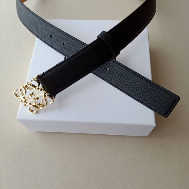 Brand: Loewe Price: PPP (Private Partnership), no gift box Size: 32mm wide, auth Brand: Loewe Price: PPP (Private Partnership), no gift box Size: 32mm wide, auth