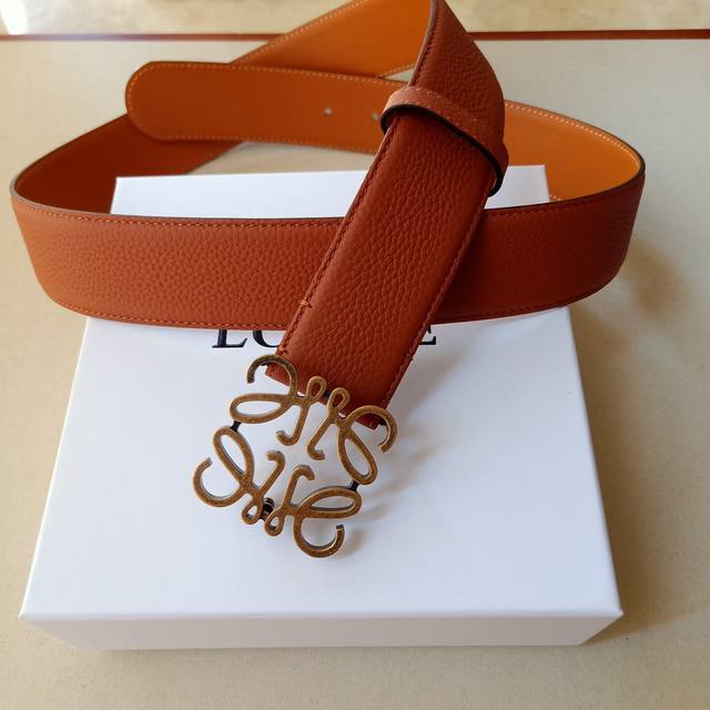 Brand: Loewe Price: PPP (Private Partnership), no gift box Size: 40mm wide, auth Brand: Loewe Price: PPP (Private Partnership), no gift box Size: 40mm wide, auth