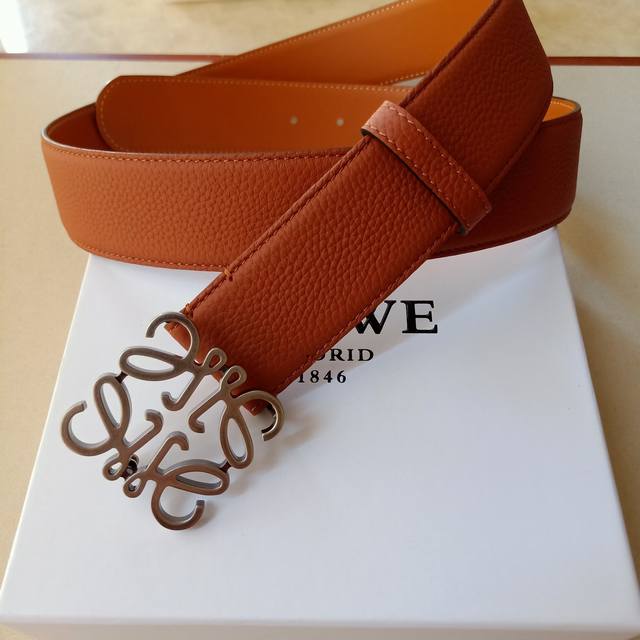 Brand: Loewe Price: PPP (Private Partnership), no gift box Size: 40mm wide, auth Brand: Loewe Price: PPP (Private Partnership), no gift box Size: 40mm wide, auth