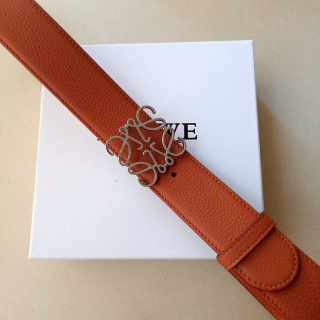 Brand: Loewe (DDDPrice: PPP (Private Partnership), no gift box (DDDSize: 40mm wi Brand: Loewe (DDDPrice: PPP (Private Partnership), no gift box (DDDSize: 40mm wi
