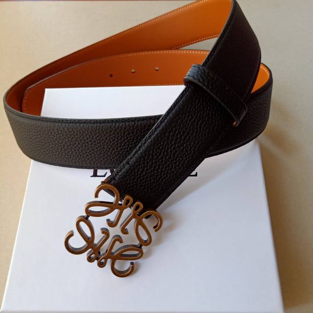 Brand: Loewe Price: PPP (Private Partnership), no gift box Size: 40mm wide, auth Brand: Loewe Price: PPP (Private Partnership), no gift box Size: 40mm wide, auth
