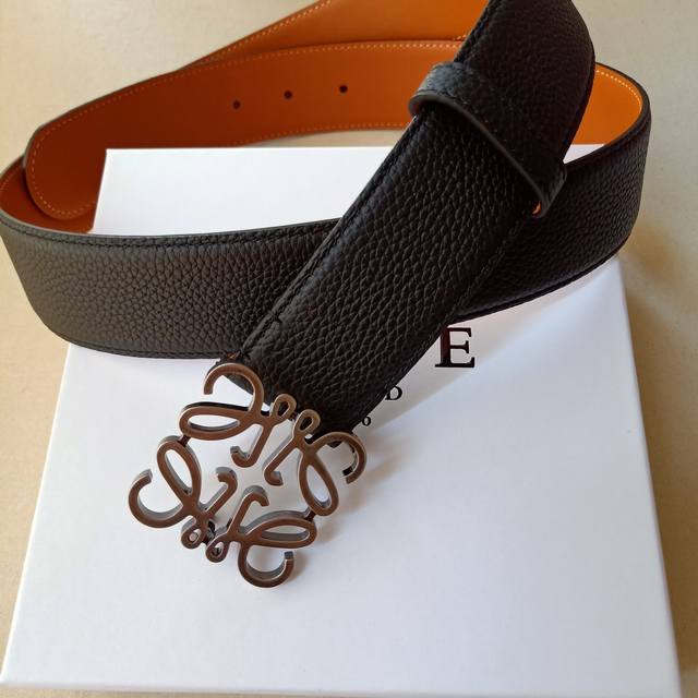 Brand: Loewe Price: PPP (Private Partnership), no gift box Size: 40mm wide, auth Brand: Loewe Price: PPP (Private Partnership), no gift box Size: 40mm wide, auth