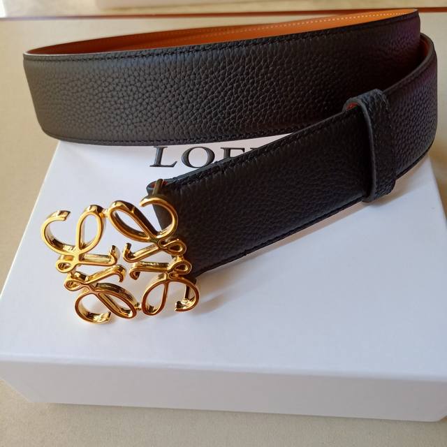 Brand: Loewe Price: PPP (Private Partnership), no gift box Size: 40mm wide, auth Brand: Loewe Price: PPP (Private Partnership), no gift box Size: 40mm wide, auth