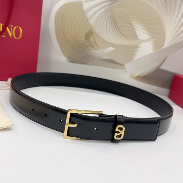 3.4Cm Valentino belt, double-sided top-grain cowhide leather, length: .75.80.85. 3.4Cm Valentino belt, double-sided top-grain cowhide leather, length: .75.80.85.