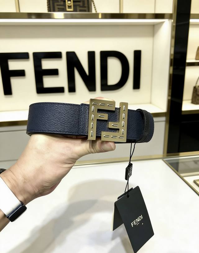配送专柜包装 打孔针 特新款 Fd 宽38 Mm 支持Nfc 芯片扫描，标志造型皮带，原版亮面间色F铆钉扣，进口原版荔枝纹牛皮制成，镀金表面金属制品，品质保证，