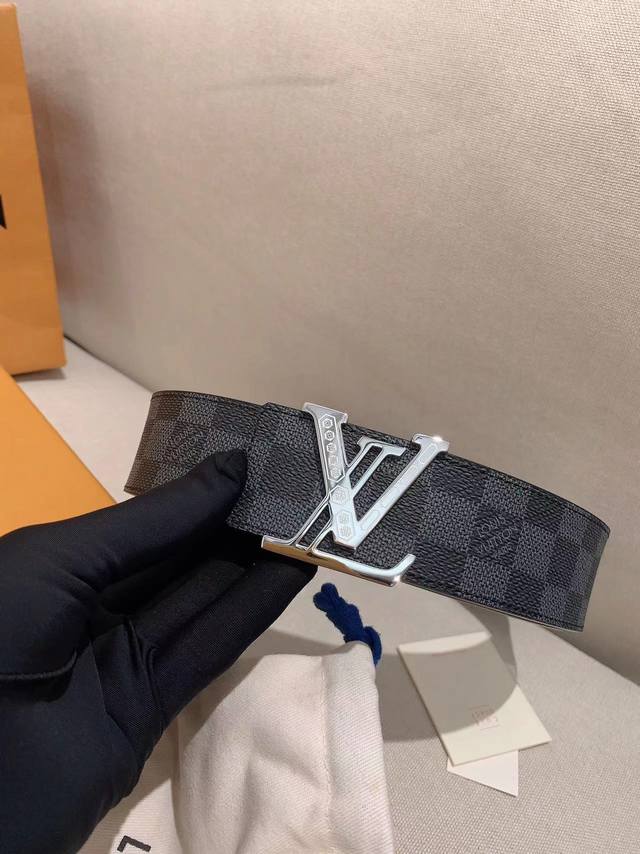 Men's Louis Vuitton Belt Classic Leather Belt with 316 Stainless Steel Pin Buckl